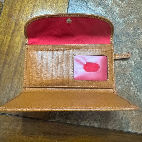 Dooney & Bourke Maxi Quilt Wallet - Picture 2 of 4